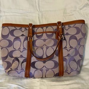 Large Coach purple Tote purse with Zipper